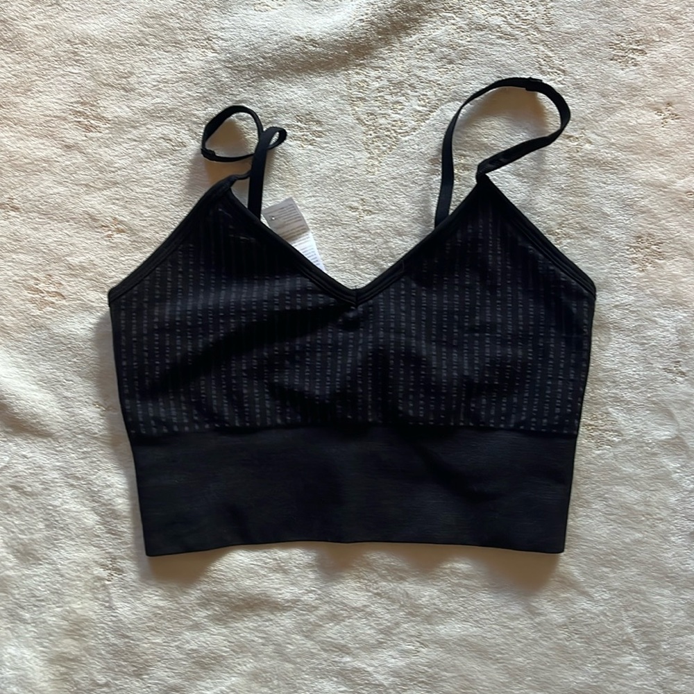NWOT Fabletics unlined sports bra